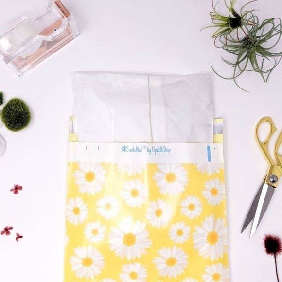 20- 10x13 DAISY Floral Design Poly Mailers - Picture 2 of 6